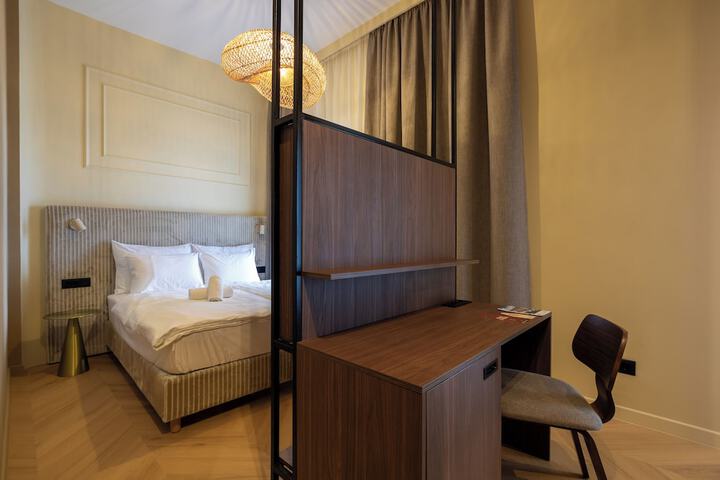 Room 75 of 153