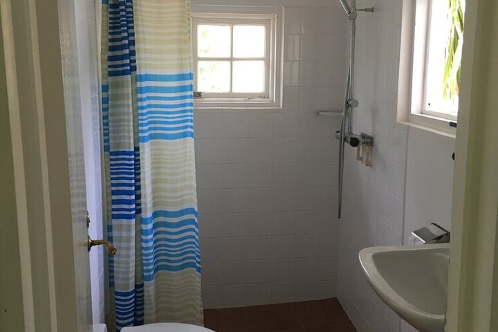 Room 102 of 170