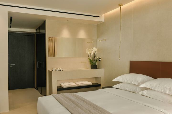 Room 19 of 121