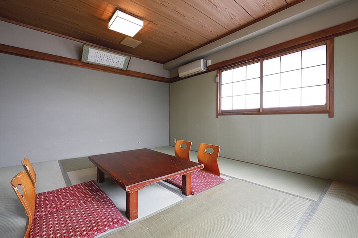 Room 21 of 52
