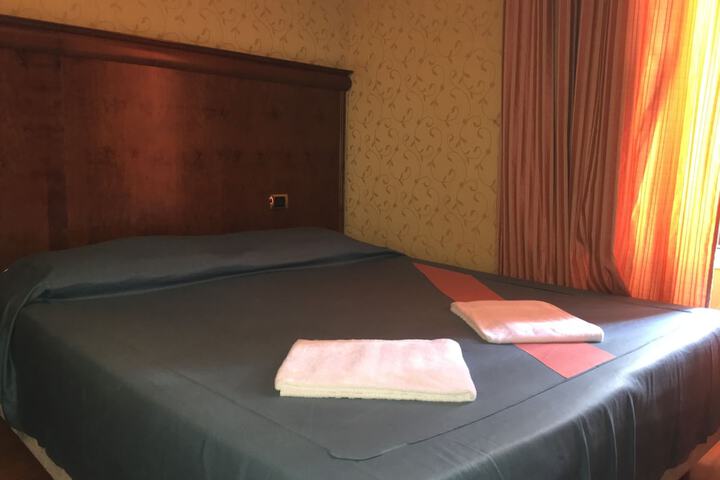 Room 25 of 48