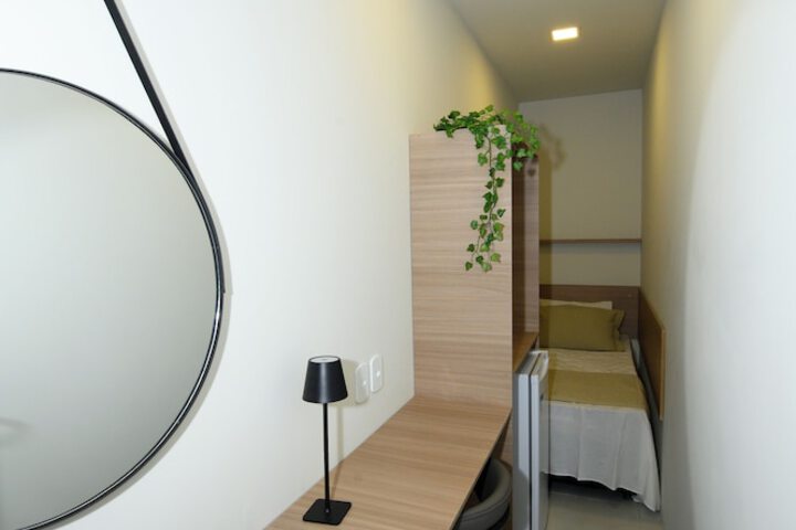 Room 13 of 19