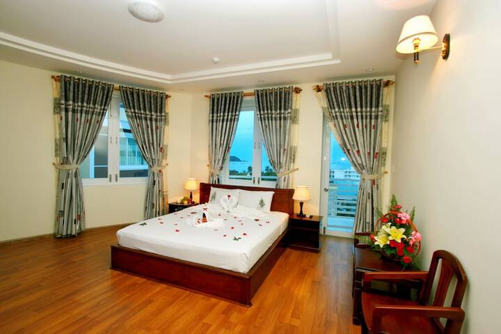 Room 17 of 39