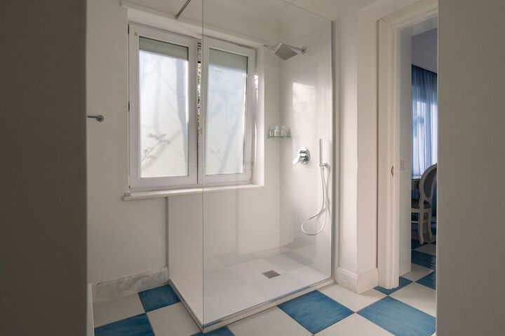 Room 75 of 97