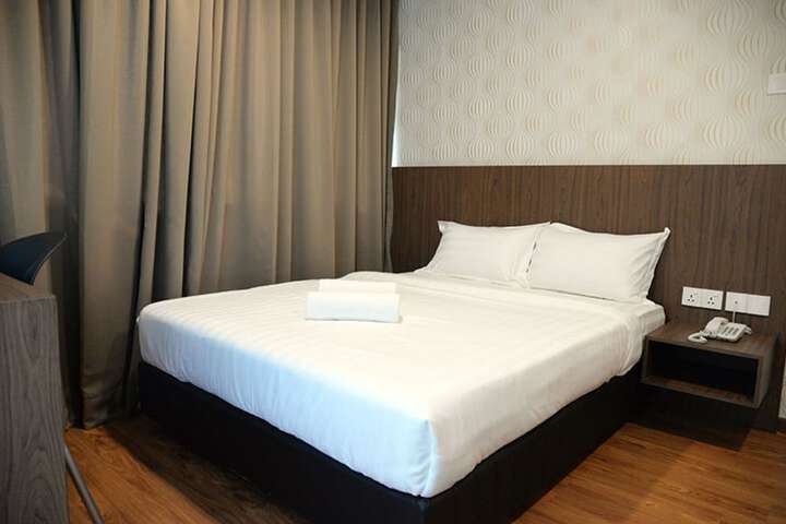 Room 3 of 33