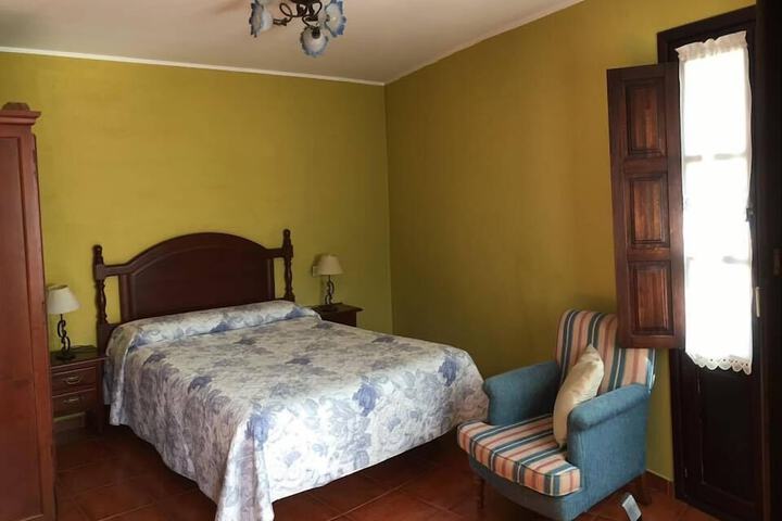 Room 9 of 37