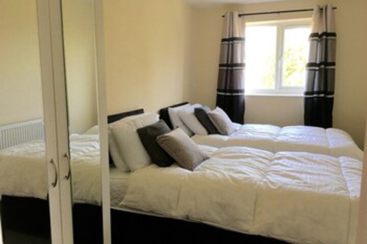 Room 5 of 18