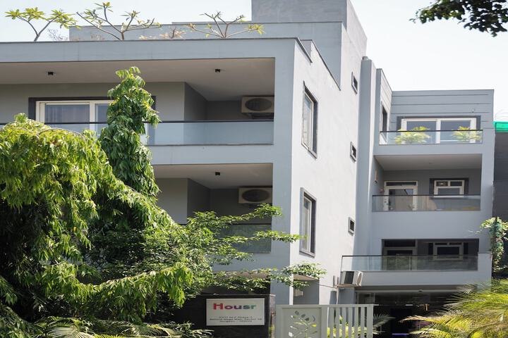 Housr Golf Course Road Phase 1 Metro