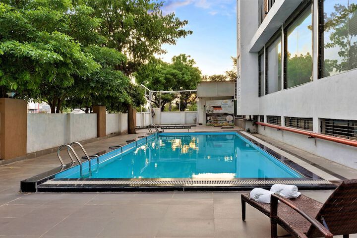 Pool 28 of 48