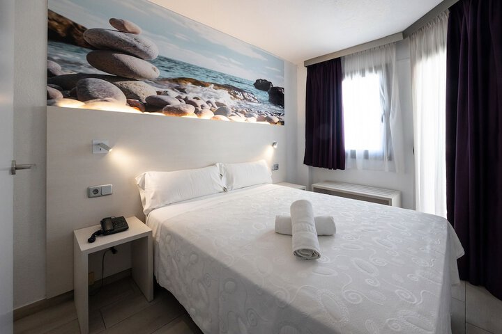 Room 4 of 35