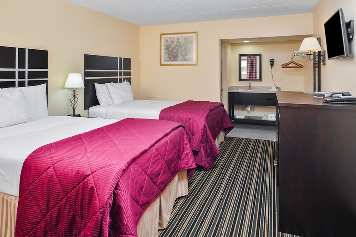 2 Double Beds (1 of 15)