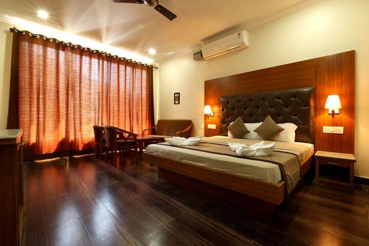 Room 15 of 36