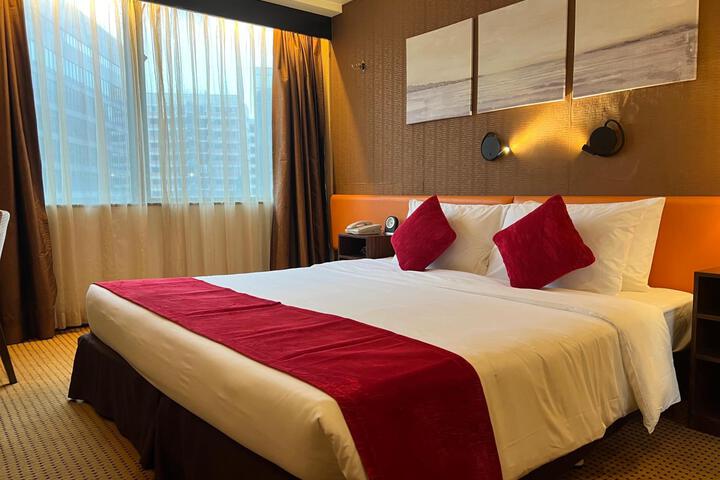Room 34 of 117