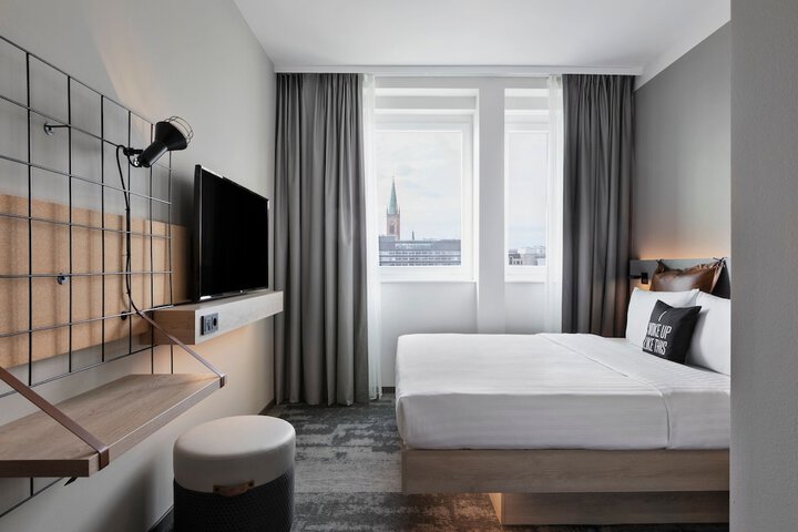Room 32 of 56