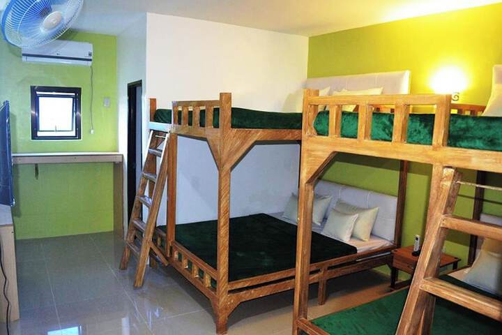Room 14 of 23