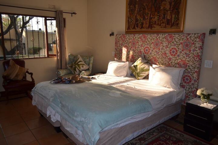 Room 6 of 33