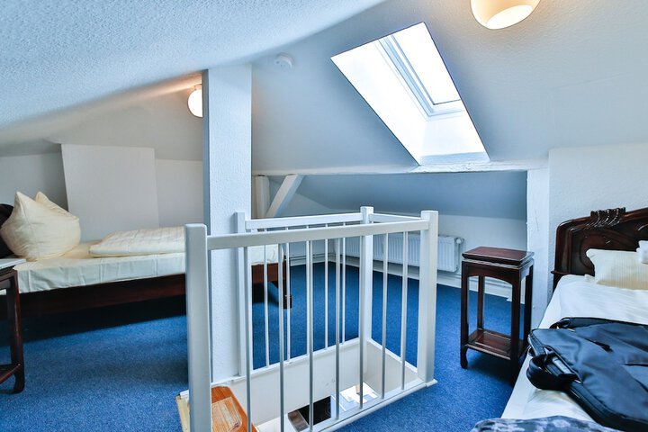 Room 18 of 131