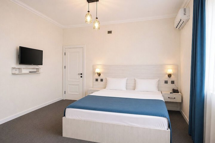 Room 5 of 26