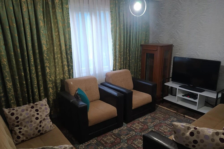Room 2 of 9