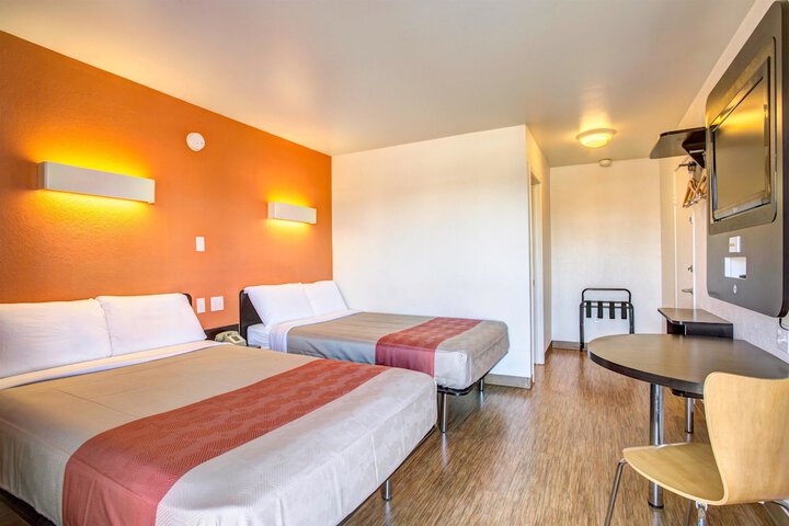 2 Double Beds (5 of 11)