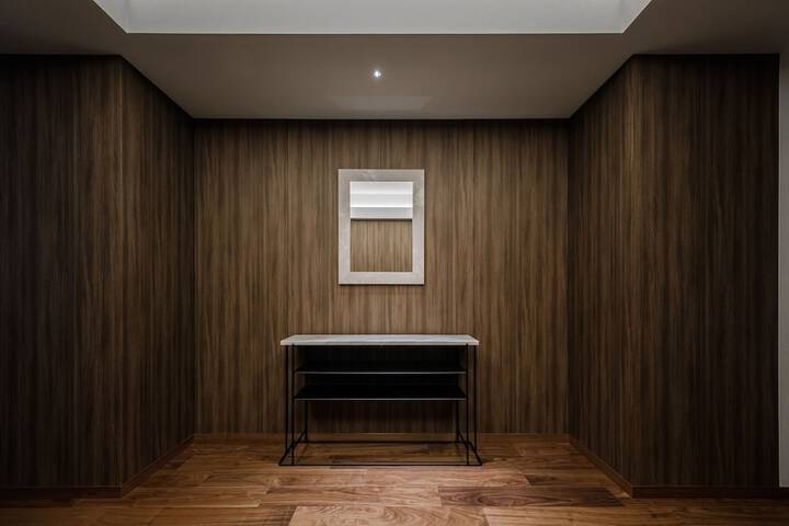 Ballroom/Hall 111 of 122