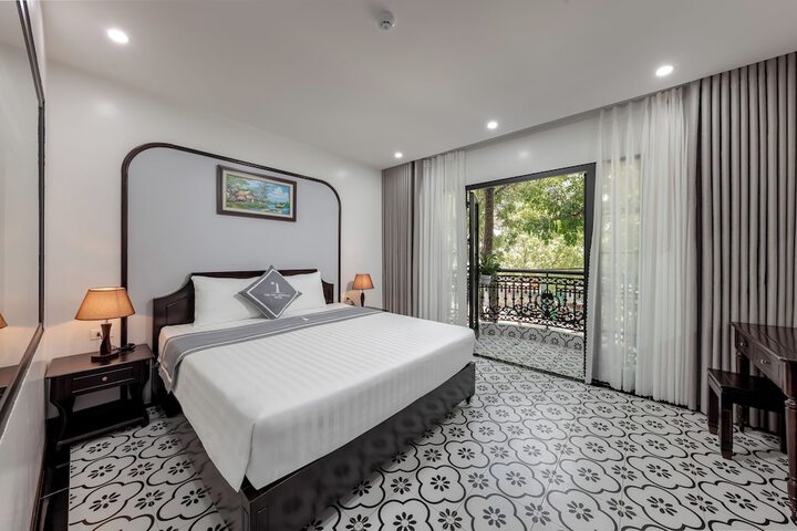 Room 3 of 24