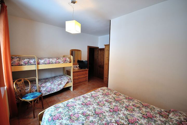 Room 7 of 35