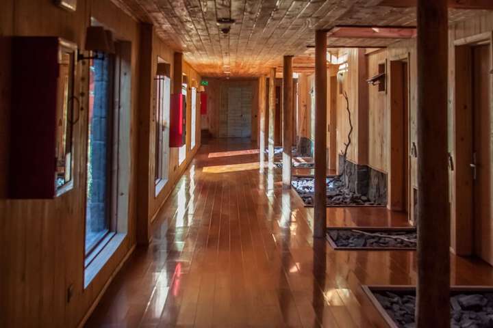 Ballroom/Hall 33 of 43