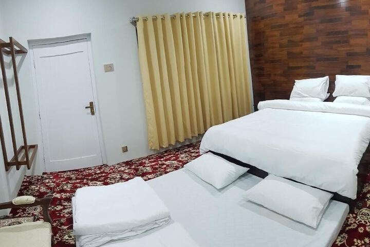 Room 4 of 5