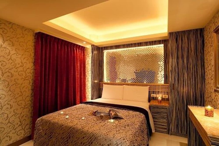 Room 5 of 72