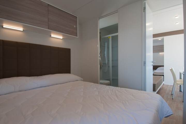 Room 22 of 227