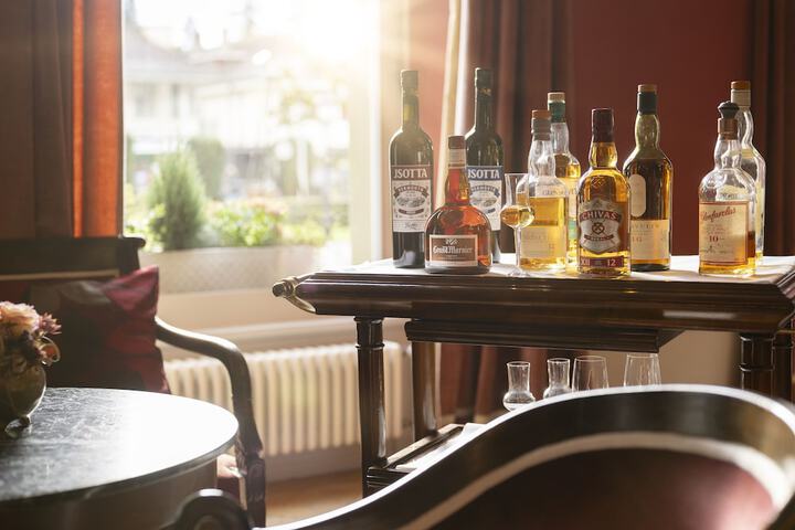 Lounge 56 of 78