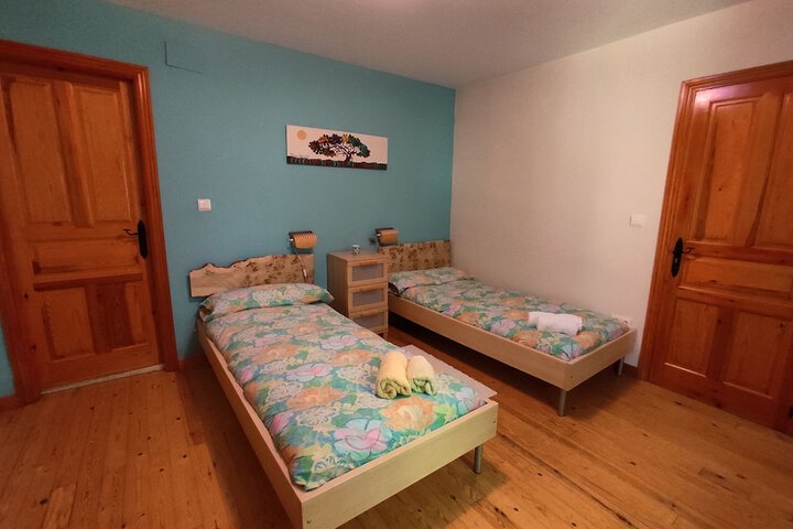 Room 7 of 12