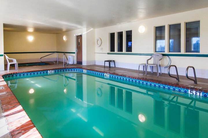 Pool 70 of 107