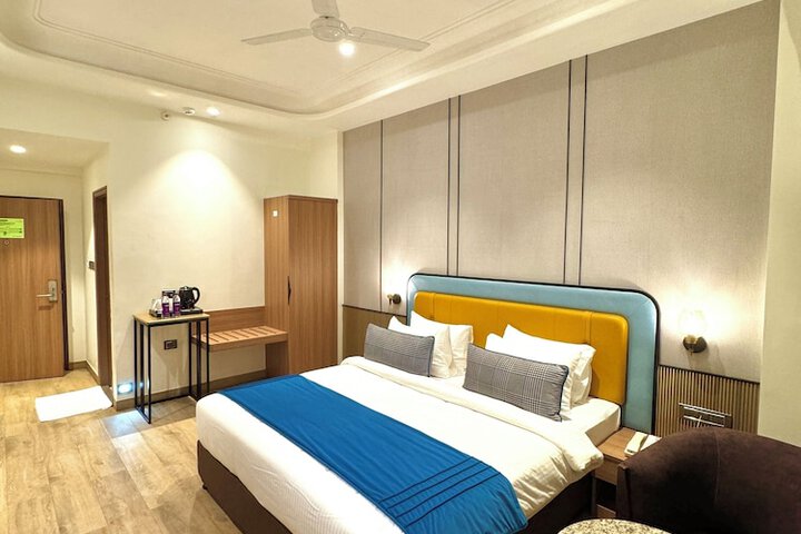 Room 13 of 52