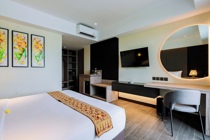 Room 4 of 61
