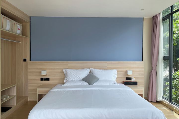 Room 45 of 126