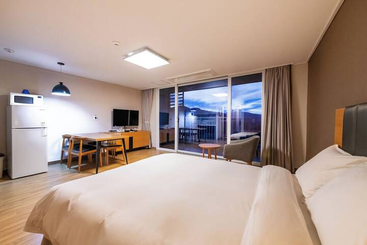 Room 40 of 100