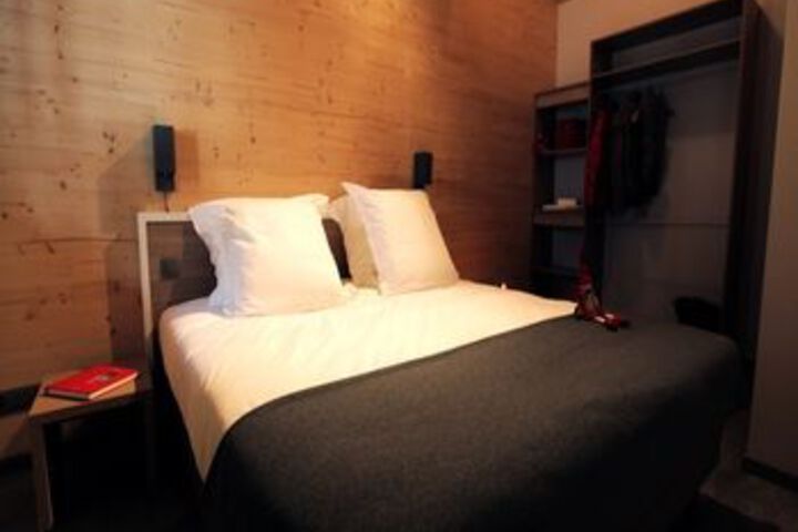 Room 15 of 34