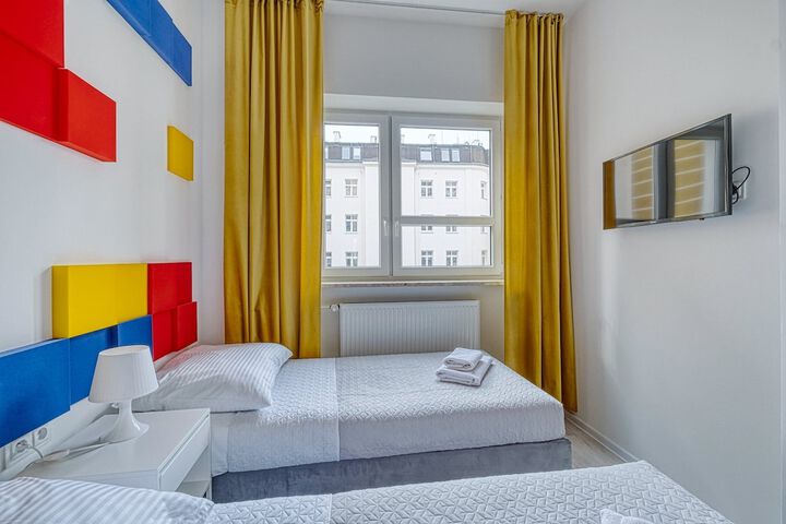 Room 4 of 36