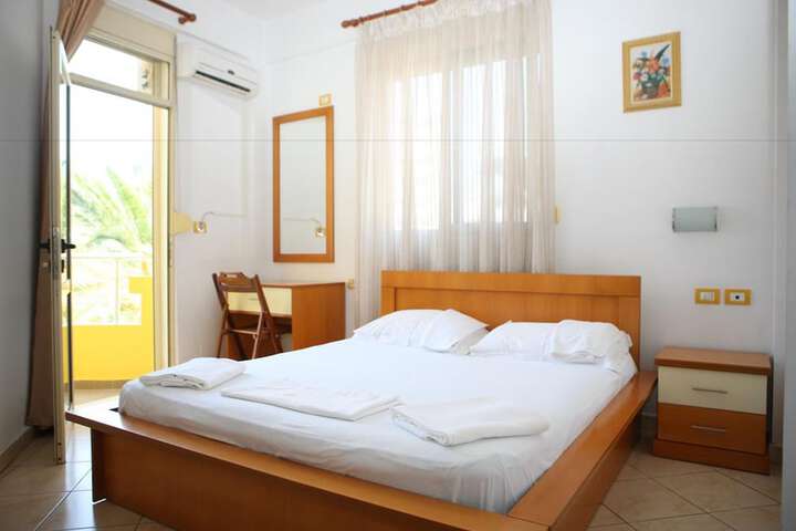 Room 8 of 24