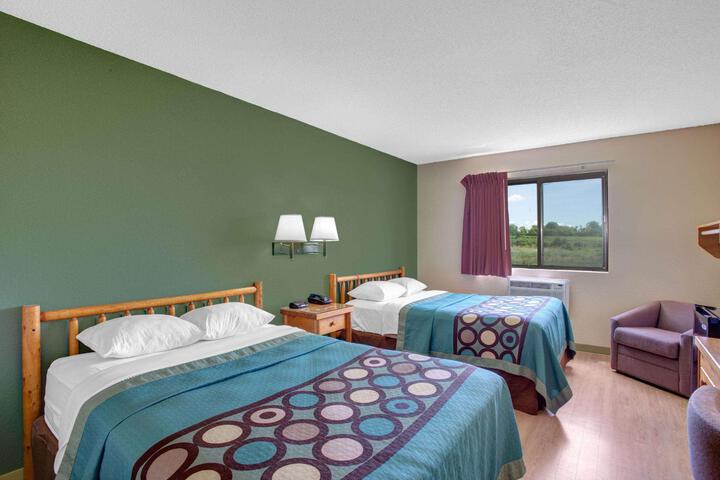 2 Double Beds (1 of 13)