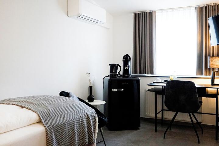 Room 76 of 179