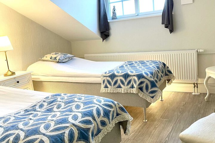 Room 4 of 43