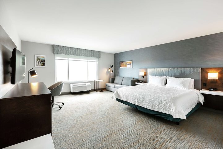 Room 6 of 42