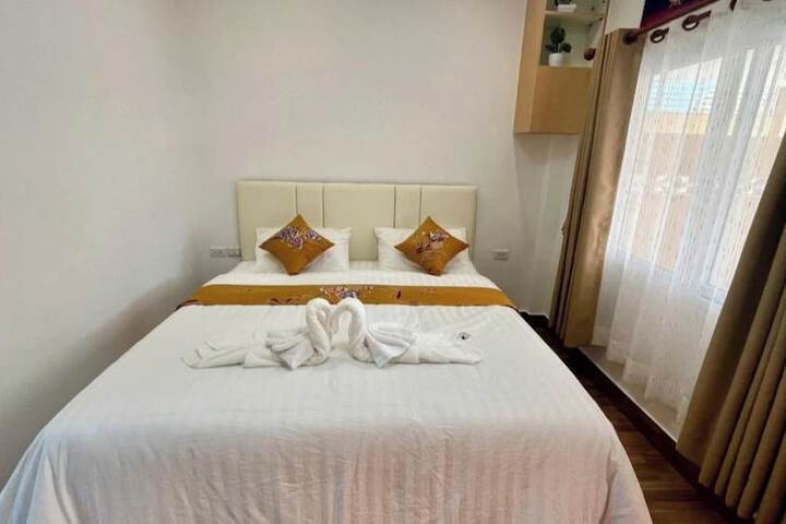 Room 3 of 27