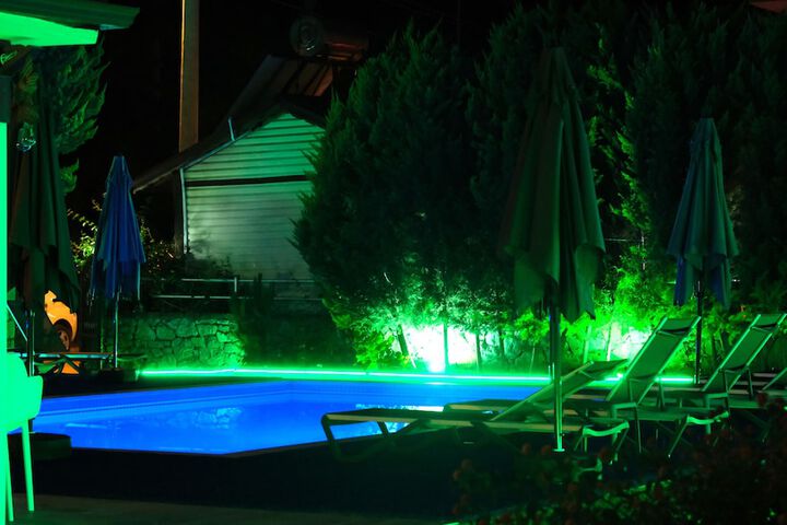 Pool 39 of 64