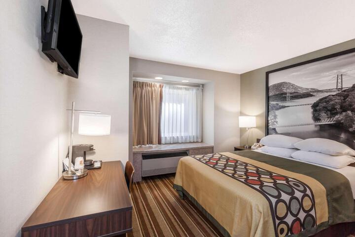 1 King Bed (1 of 5)