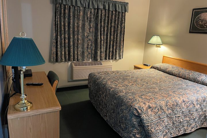 Room 8 of 13