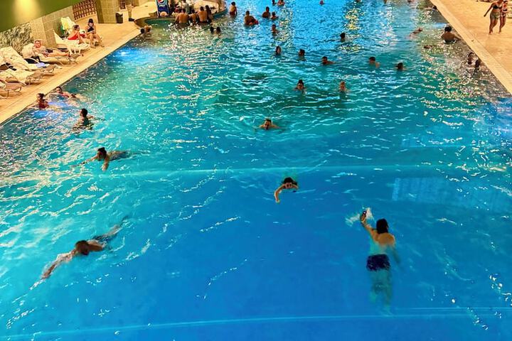 Pool Hotel